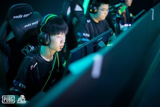 积分|绝地求生PCL季后赛：醒目buff助4AM拿下两鸡，单日积分突破70