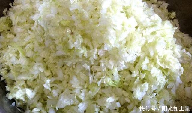 毛钱|秋天,吃萝卜南瓜不如吃它,含钙量极高,5毛钱1斤,包成饺子最香