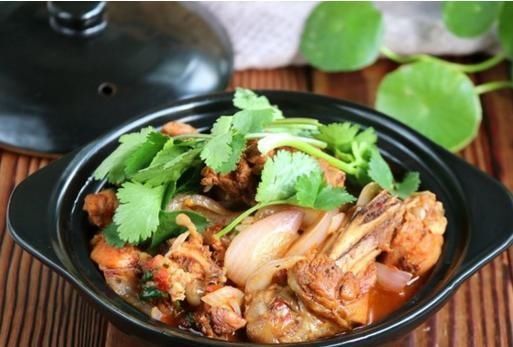  猪脚|美食推荐：香葱爆腰花、青椒肉丝、枸杞猪脚汤、田园鸡煲