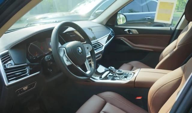  车主大人们|都说宝马X7是好车，为啥最后却买了奔驰GLS？真实车主一语道破