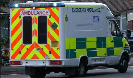  离奇|两女童被离奇反锁车内，被发现时一死一昏迷