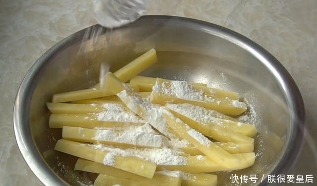 解馋|土豆新吃法，不炒不用炖，酸甜又开胃，孩子三天两头点名吃，解馋