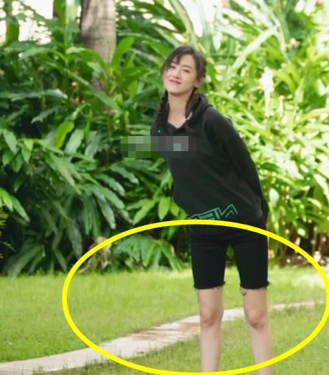  全身|怪不得袁冰妍拍戏总是半景照，镜头拉远看清全身，未修图腿型太真实