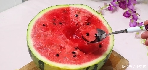 西瓜|为什么吃西瓜不能用勺子挖着吃?好多人不知道原因,下次得改改了