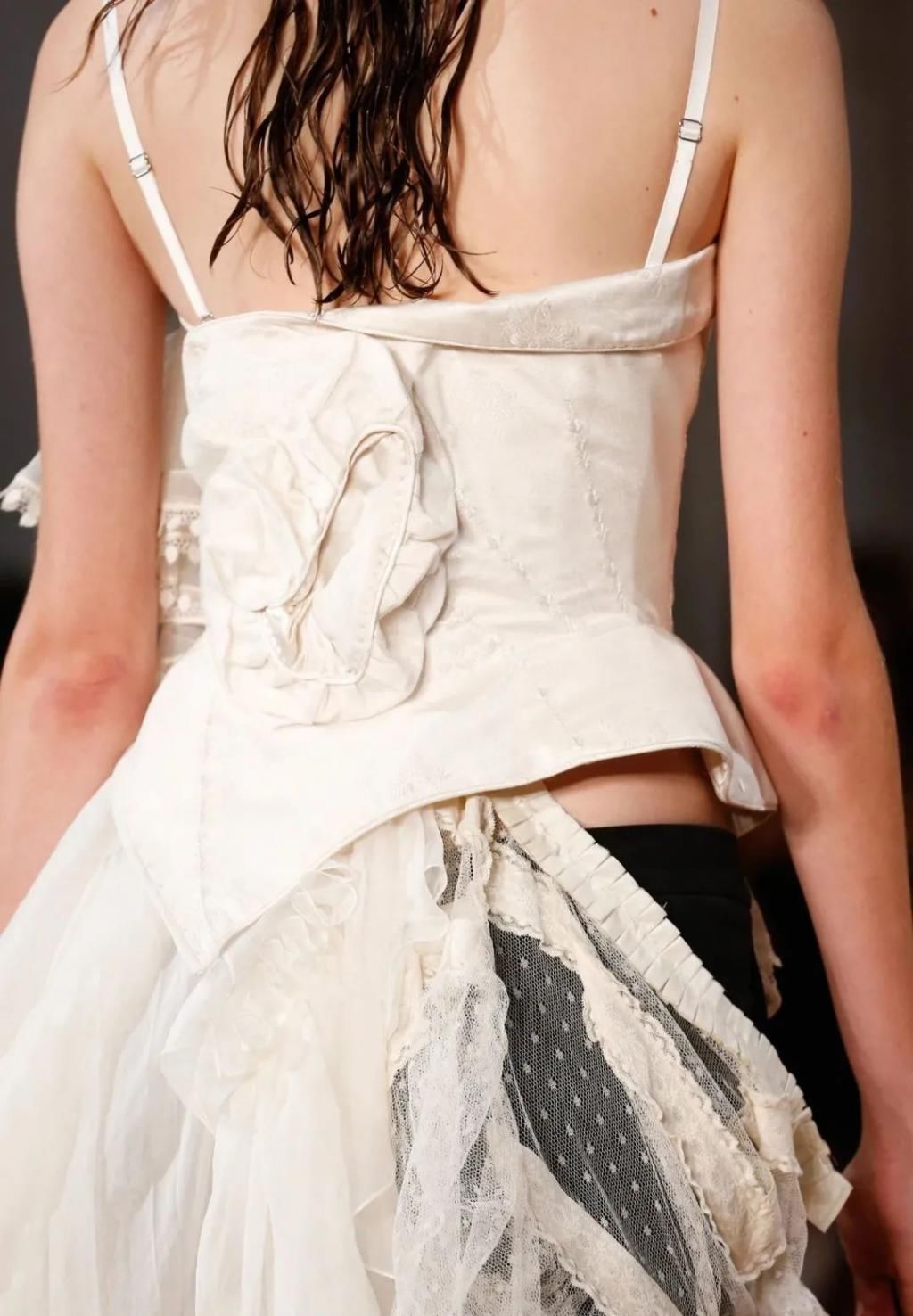 细节|时装背部细节表现丨绝对不能敷衍的背部设计