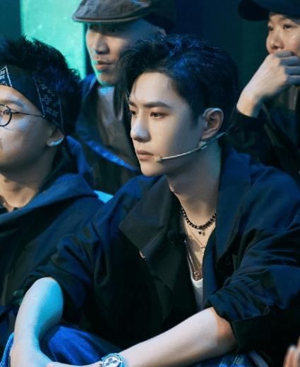  原因|街舞导演太好笑，请王一博让其无地自容，原因无力反驳