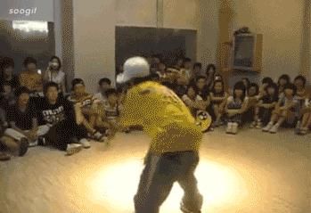  节目|14岁韩国学舞，17岁出道，22岁爆红的王一博，运气真的好吗？