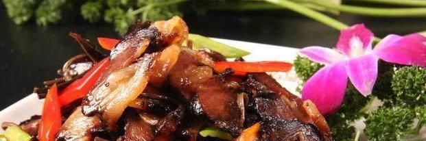 豆瓣酱|美食精选:蒜薹猪头肉、茶树菇炒腊肉、香葱闷豆腐、炖酒香鱼头