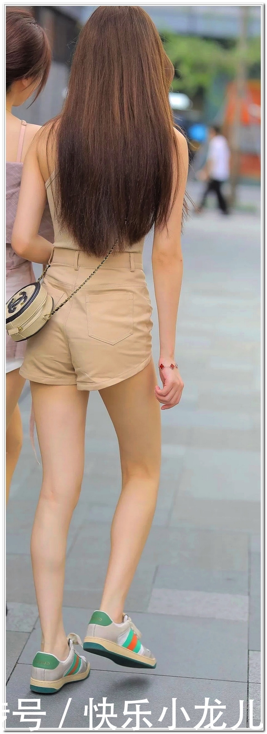  超常|小姐姐不好好穿衣，简约时尚，气质远超常人！