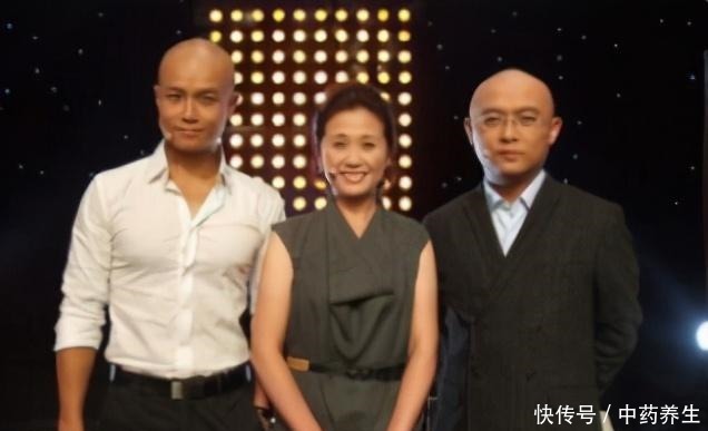  下台|《非诚勿扰》“无臂女孩”留灯，男嘉宾深情告白牵手，下台就分手