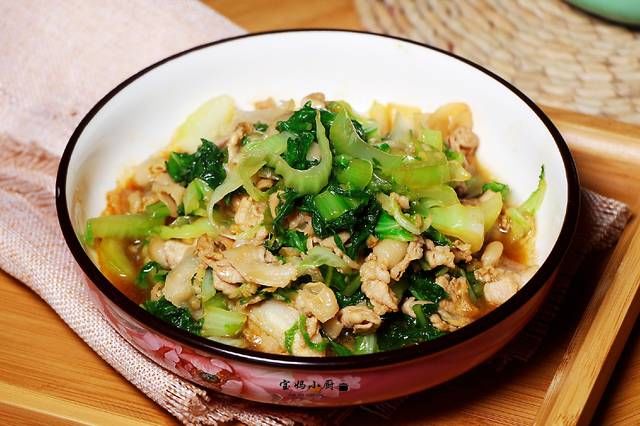 肉片|炒菜,记住这两招,青菜嫩绿不黑,肉片香软不硬,老人都咬得动