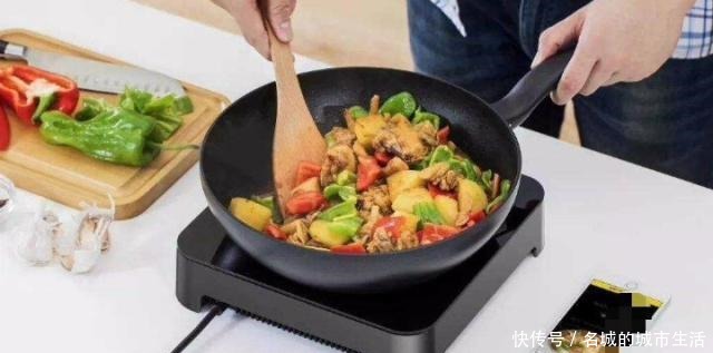 冒烟|炒菜时,等锅冒烟才下菜饭店大厨都搞错了,难怪菜不香没味道