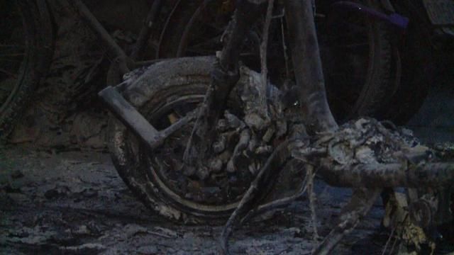 昨晚|警惕!昨晚南宁一小区电动车突然起火!数辆车被烧毁