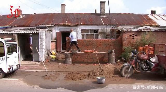  石头|私挖深坑，涉事人员已找到！责令恢复原状，居民心中石头落地！