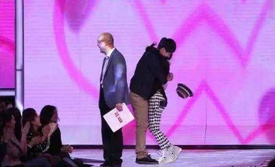  勿扰|《非诚勿扰》他被女生集体灭灯，转身抱走女导演，如今两人怎样了