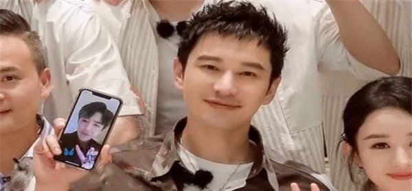  来到|站惯了C位的杨超越, 来到《中餐厅》后竟被排挤到最边? 咖位高低一目了然!