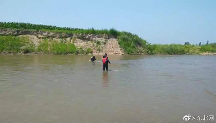  哈尔滨|突发！哈尔滨14岁女孩阿什河中捞鞋被冲走，仍在搜救