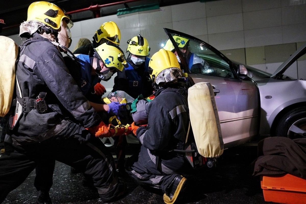 新郎|新郎接亲遇车祸致瘫获赔100万，新娘“离婚！赔偿我要分一半”