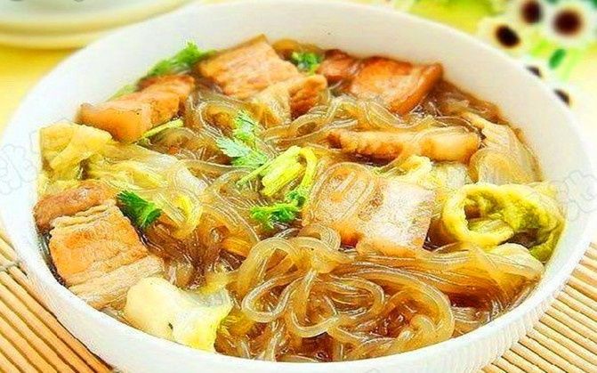  豆腐|白菜汤加入豆腐粉条，炸肉丸子一咕嘟！营养美味，吃得身上暖洋洋