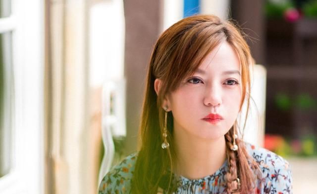  赵丽颖|中餐厅第四季举行发布会，黄晓明领衔出席，赵丽颖美出新高度