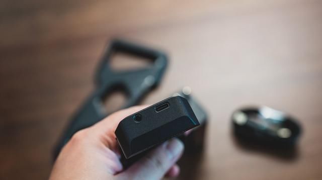  快速|270Hz采样率+144Hz刷新的新电竞手游利器ROG游戏手机3快速体验