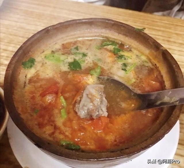  天天|哈尔滨有一家开了20多年的砂锅店，有人开豪车来吃，天天爆满!