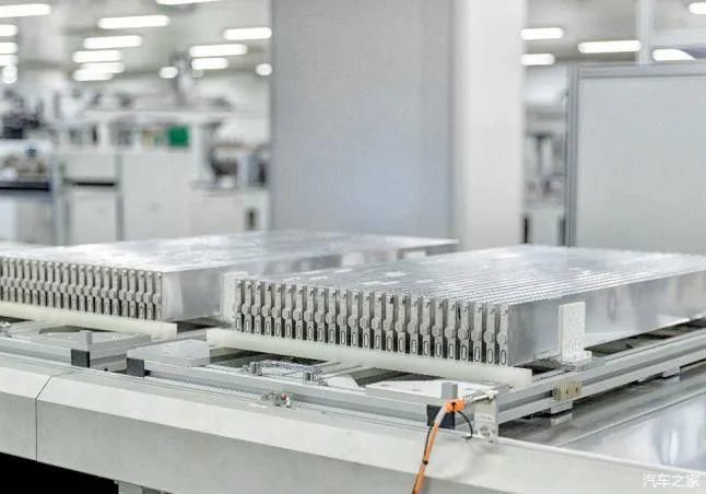  科技|奔驰为何选择孚能科技？软包电池或是关键