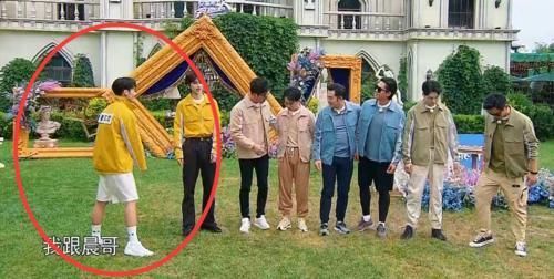  称呼|《偶像练习生》结束两年，蔡徐坤再遇大厂男孩，开口称呼让粉丝泪崩