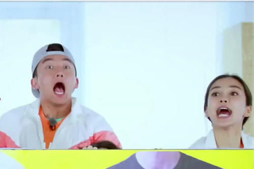  没整|郑恺按压baby的脸，看到她的补救方法，网友：整没整太明显！