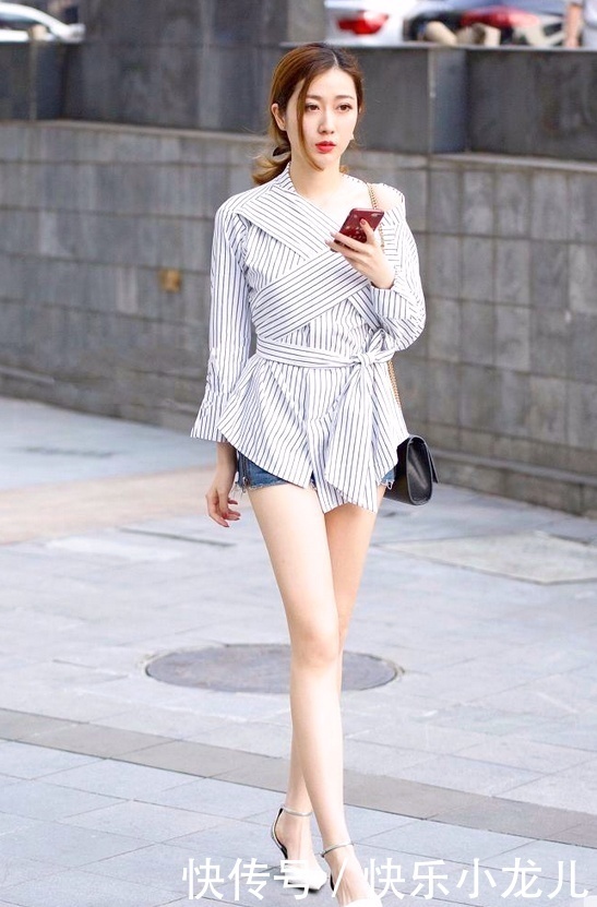 呈现出|穿搭 白皙女神追寻时尚不是为攀比,呈现出高贵的感觉