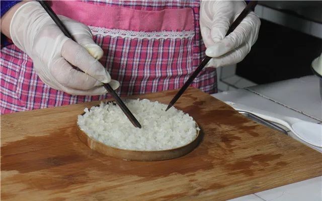 苗族人民|彭水米花的制作方法,在家就能做!