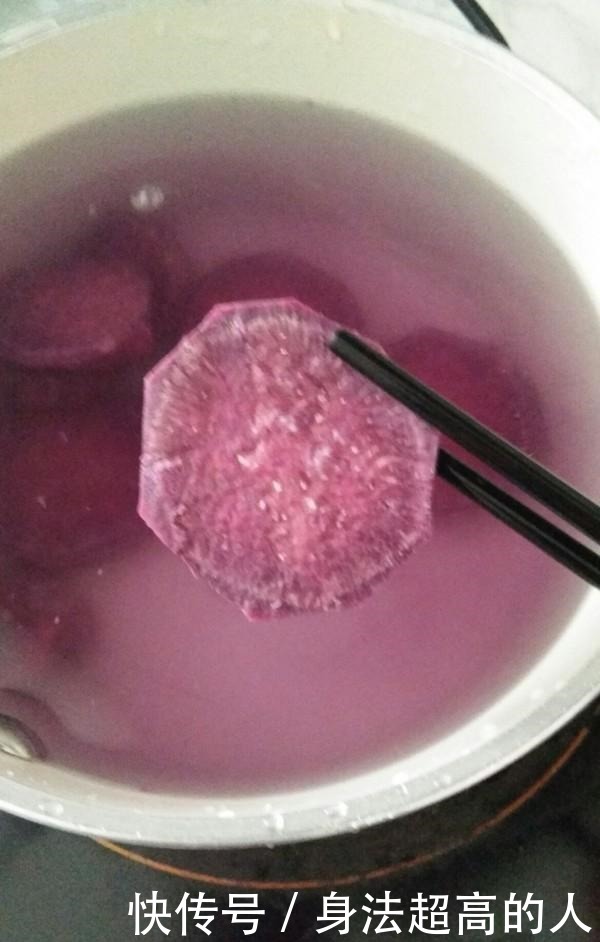 甜味|红豆别煲汤了,教你一个美味解馋吃法,香甜味美,做法还很简单