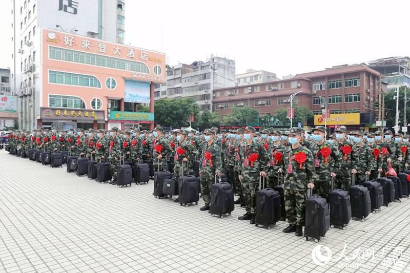 新兵|河池金城江火车站让新兵舒心踏上旅途