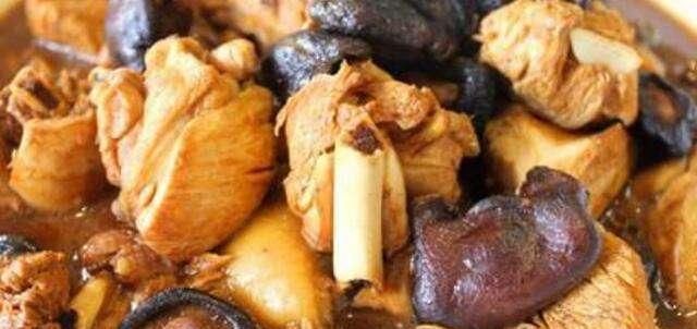 美味|美味家常菜鸡腿炖香菇, 味道鲜香肉质滑嫩, 汤汁拌米饭也超好吃