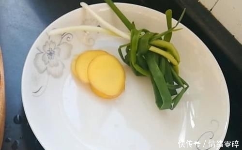 蜜汁|淮扬大厨分享“蜜汁红烧牛肉”简单好吃家常做法,加它鲜香软烂