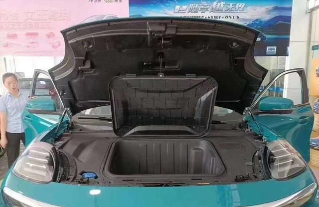 SUV|奇瑞首款高端SUV到店，后轮驱动操控性优，全铝车身宽度近两米