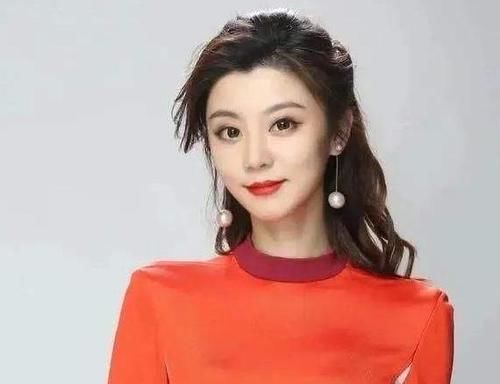  真深|有些人表面上是王牌女郎，暗地里却是奥运开幕会引导员，藏的真深