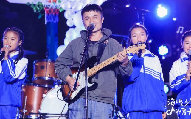 演出|新裤子彭磊：孩子们的演唱会，比摇滚综艺的演出更有水平