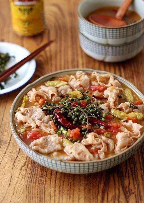  碰撞|红与绿的碰撞，椒麻肥牛的烹饪方法，满口酸爽与麻辣