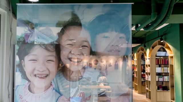  环游|上海夫妻开移动书店，一家五口开书车环游中国，58天跑9千公里