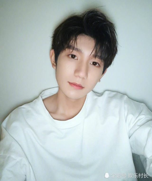  易烊千玺|TFBOYS七周年演唱会主视觉海报发布，王俊凯王源易烊千玺零点上线撒糖