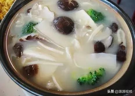  豆苗|美食精选：蒜蓉开背虾，豆苗蘑菇汤，红烧萝卜，凉拌鸡蛋的做法