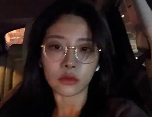  看不到|喻言上节目再度被打码，这次连人影都看不到，粉丝尬吹很漂亮