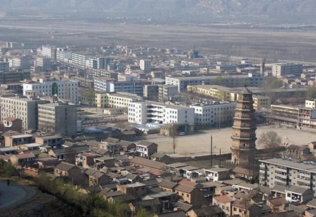 深夜|一团伙白天开饭店深夜挖地道盗文物