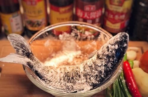 县豆瓣酱|只要掌握了煎鱼不破的4个小窍门,准保做出来的鱼好吃又有卖相!