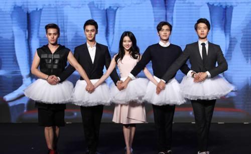  张予曦|何炅亲选的四小天鹅，主角都糊了，配角张予曦宋轶却大火