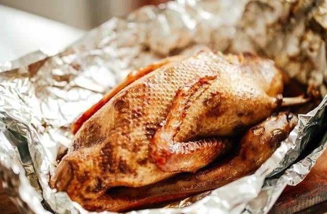  糯米|满汉全席一道菜，在鸭肚里装糯米，鸭肉不干不柴，好吃有颜值