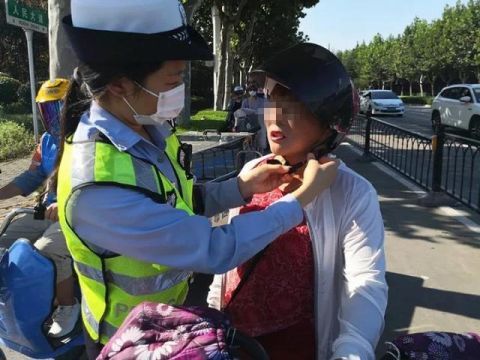驾乘|超76万人围观！在宿迁，驾乘电动自行车时要注意了，别一不小心就成了“网红”…