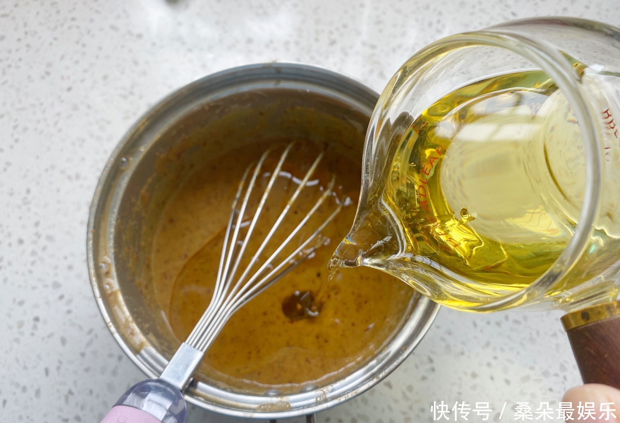 枣香|红枣别只会煮饭了,用来做蛋糕枣香浓郁,口感松软越吃越香