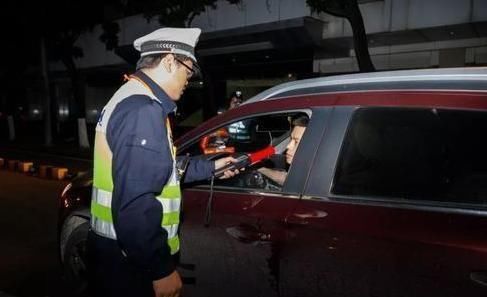  啤酒|只喝1瓶啤酒，要隔多久才能开车？